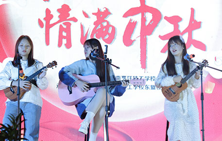 �������ѧУУ԰����